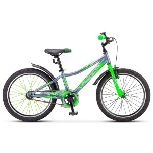 Велосипед, предназначенный для детей в возрасте от пяти до девяти лет, без переключения передач. Технические особенности: прочная алюминиевая рама, жесткая вилка, двойные обода, передний тормоз - ручной Power V-типа, задний - ножной, короткие стальные кры