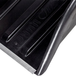 Комплектация: ковш с планкой, П-образной ручкой в ПВХ-оплётке, 2 болта и 2 гайки\
Материал: пластик, сталь
Цвет: черный, оранжевый
Черенок: стальной с втулкой в