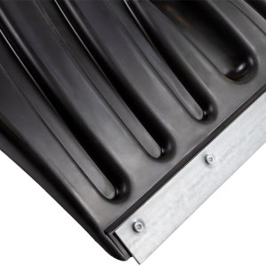 Применение: можно использовать как ледоруб для тонкого льда
Материал: пластик, сталь
Комплектация: ковш с планкой, стальной черенок и V-образная ручка
Размер ковша: 450 х 335 мм
Глубина ковша: 70 мм
Длина лопаты в сборе: 1330 мм
Планка ковша: оцинкованная