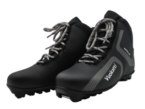 Ботинки лыжные NNN Vuokatti Apollo Gray.
Лыжные ботинки, начального уровня, катание преимущественно классическим стилем, предназначены для активного отдыха всей семьей или неспешных лыжных прогулок по лесу. Дизайн ботинка универсален, поэтому данная модел