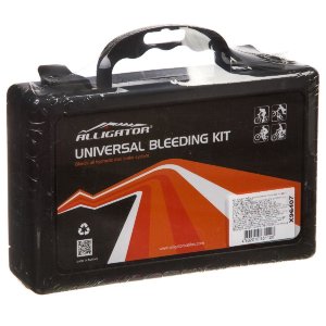 Универсальный набор для прокачки гидравлических тормозов. В комплекте есть штуцера, с помощью которых можно прокачать тормоз любой фирмы.