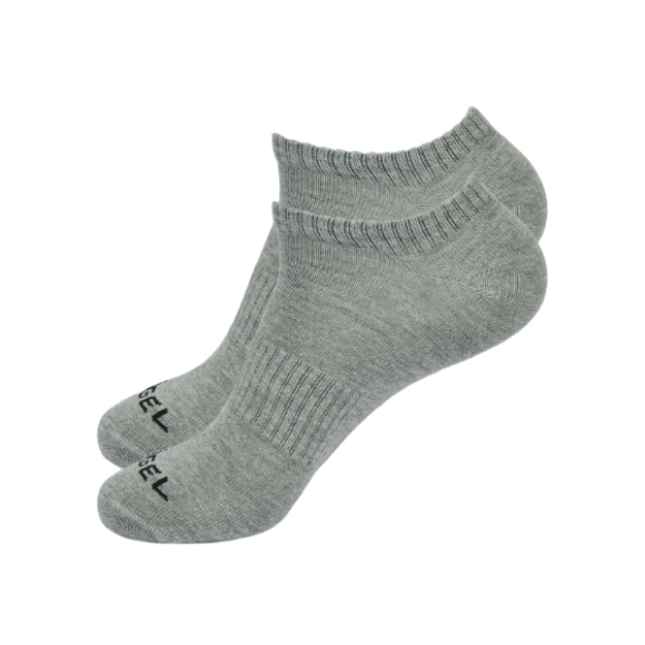 Носки низкие ESSENTIAL Short Casual Socks, меланжевый.
Низкие носки ESSENTIAL Short Casual Socks от бренда Jogel - облегающая и поддерживающая модель носков, которая сделает ваши тренировки более комфортными. Плотная посадка в области свода стопы улучшает Носки низкие ESSENTIAL Short Casual Socks, меланжевый.
Низкие носки ESSENTIAL Short Casual Socks от бренда Jogel - облегающая и поддерживающая модель носков, которая сделает ваши тренировки более комфортными. Плотная посадка в области свода стопы улучшает