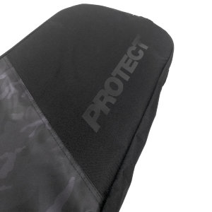 Чехол для сноуборда PROTECT – это современный чехол на сноуборд, который значительно облегчает транспортировку спортивного инвентаря, а также оптимизирует его хранение.
Сумка для сноуборда изготовлена из непромокаемого нейлона 600 WR PVC, при этом торцев