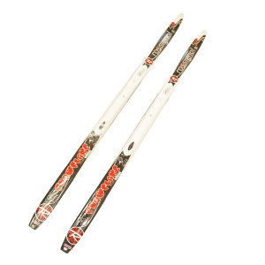 Лыжи STC обеспечивают возможность передвижения по снежному покрову в условиях равнинной и пересеченной местности. Конструкция лыж имеет стабильную форму, обладает повышенной прочностью и упругостью и имеет хорошие ходовые качества. Лыжа состоит из среднег