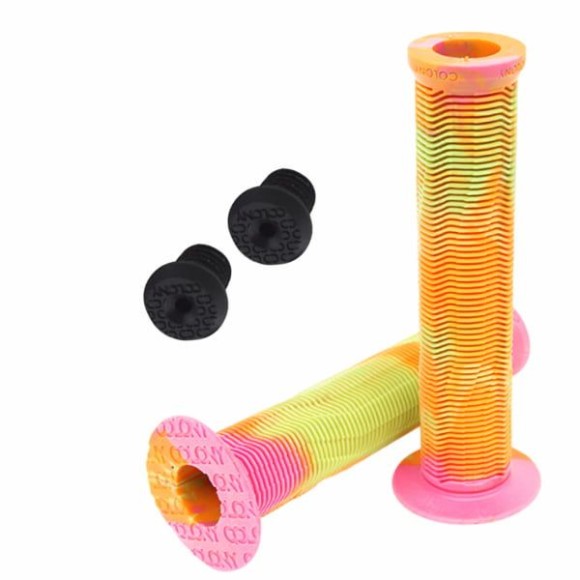 Грипсы для руля велосипеда COLONY Much Room Grips 115-955S (30x140 мм, оранжево-желто-розовый цвет, 03-002217) — идеальный выбор для активного катания. Они гарантируют надежную защиту от проскальзывания благодаря волнообразному рельефу и износостойкому ре Грипсы для руля велосипеда COLONY Much Room Grips 115-955S (30x140 мм, оранжево-желто-розовый цвет, 03-002217) — идеальный выбор для активного катания. Они гарантируют надежную защиту от проскальзывания благодаря волнообразному рельефу и износостойкому ре