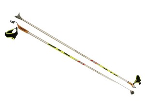 Палки STC 175 Avanti деколь серебро 100% углеволокно. Лыжные палки STC Avanti - незаменимый аксессуар для активного зимнего отдыха. Это надежное и прочное снаряжение, которое сделает ваши спортивные тренировки на лыжах комфортными и увлекательными. Палки 