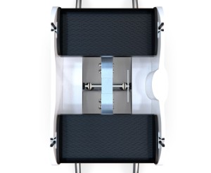 Горнолыжный тренажер DFC SkiTrener T1002.
Горнолыжный тренажер DFC SK-T1002 - это удобный и практичный спортивный инвентарь, предназначенный для занятий в домашних условиях.
Пользователь, удерживается за поручень, раскачивается в стороны, не отрывая ног о