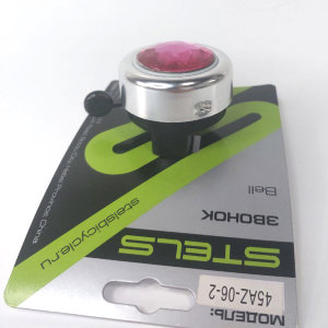 Звонок 45AZ-06-2
Это звонок для велосипеда, самоката и др.
Верх выполнен из алюминия
Основа и декоративный элемент из пластика
Фиксируется на руле
Цвет: металлический/фиолетовый/черный
Фирма: Stels
Модель: 45AZ-06-2
Механизм: классический (нажимной-поворо