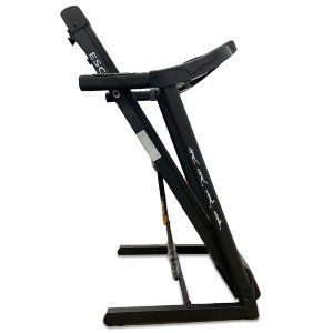 Беговая дорожка ESCUDO имеет компактные размеры и увеличенную мощность мотора, отлично подходит для домашнего использования.
Мотор мощностью 1,5 лошадиных сил позволяет развивать скорость до 12 километров в час.
12 встроенных программ тренировок помогу