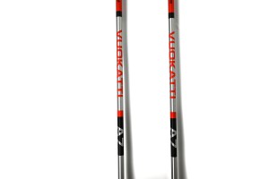 Палки VUOKATTI 105 см Black/Red ALU.
Лыжные палки VUOKATTI ALU предназначены начинающим спортсменам-любителям, туристам и любителям активного отдыха, подходят продвинутым спортсменам и профессиональным лыжникам. Изготовлены из алюминиевого сплава с полиме