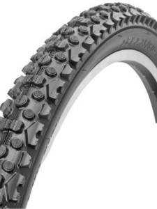 Велосипедная покрышка 26' Chao Yang 26х2,35 Н-557/620123.
Мощная велосипедная покрышка Chao Yang H-557 подойдет любителям кросс-кантри и активной езды на пересеченной местности. «Зубастый» протектор с боковыми грунтозацепами дает необходимую стабильность