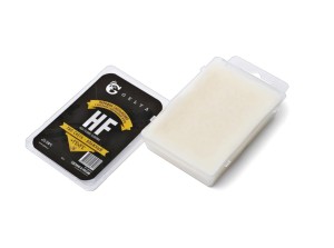 Парафин для лыж и сноубордов Gelta HF +1°С /+5°С.
Парафин предназначен для улучшения скользящих свойств лыж для влажного снега при температуре воздуха выше 0°С.
Содержание фторуглерода: HF (Высокое содержание).
Быстро и просто наносится, защищает скользя