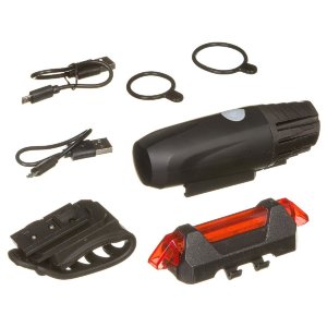 Комплект фонарей STG, которого будет вполне достаточно, чтобы безопасно кататься в темное время суток. Крепятся к рулю и подседельному штырю при помощи регулируемого хомута. Передний фонарь имеет мощность 300 люмен и емкость аккумулятора 1200mAH, задний -